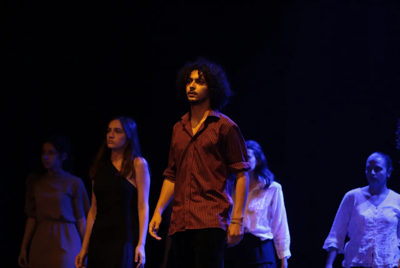 Accademia Internazionale di Teatro Roma - No Sense Ballade / Voci / Funambules … - Anno Accademico 2025/2026 - foto 18