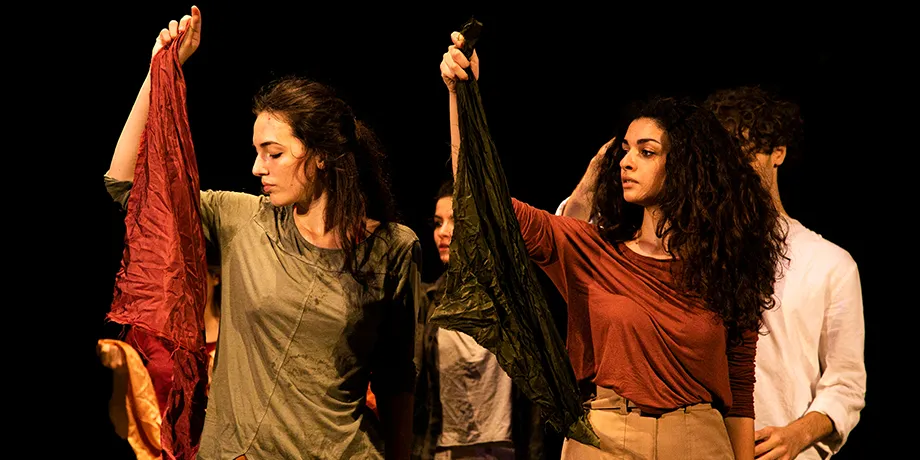 Accademia Internazionale di Teatro Roma - La Saga Troiana / Che atmosFiera! / È tempo di luce … - Anno Accademico 2020/2021 - foto 19