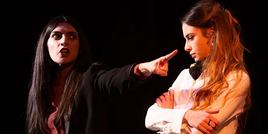 Accademia Internazionale di Teatro Roma - Al di là del muro / Ballata per anime sole / Le mutevoli forme dell'Amore … - Anno Accademico 2019/2020 - foto 15