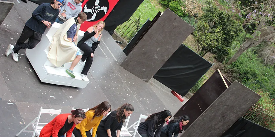 Accademia Internazionale di Teatro Roma - Assurde discrepanze / Le visioni di Prospero: viaggio nelle opere di Shakespeare / Così è la farsa così è la vita: Bang … - Anno Accademico 2018/2019 - foto 61