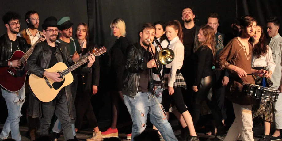 Accademia Internazionale di Teatro Roma - Il Minotauro / Il lato oscuro della farsa: Noises Off, Rumors, Letto ovale, Il nome del figlio / La la Fiera … - Anno Accademico 2017/2018 - foto 14