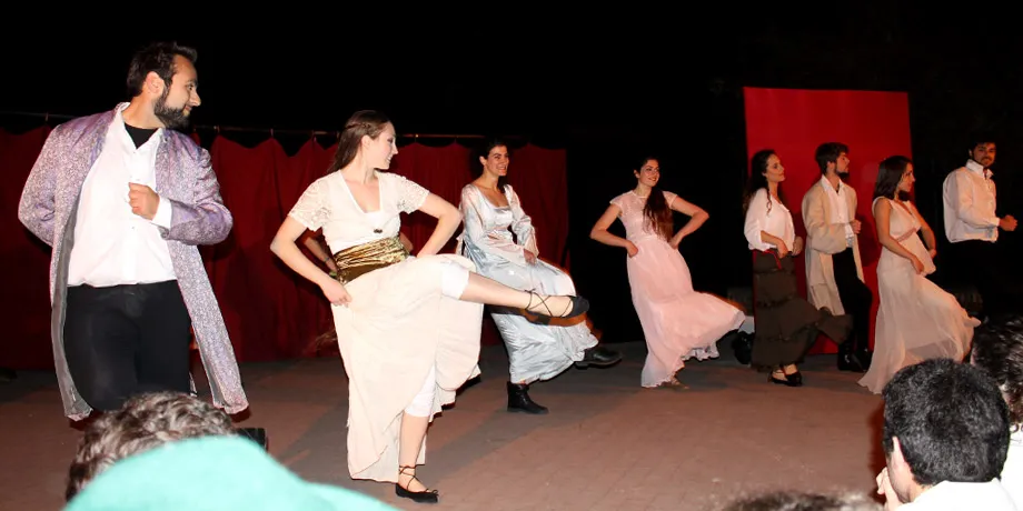 Accademia Internazionale di Teatro Roma - Atomic Century / Ah! Il Melò... / Giovanna Dark … - Anno Accademico 2013/2014 - foto 10