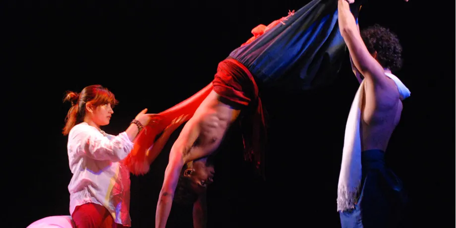 Accademia Internazionale di Teatro Roma - Qui, quo e... pro / L'Oulipò / Marat, Sade … - Anno Accademico 2011/2012 - foto 16
