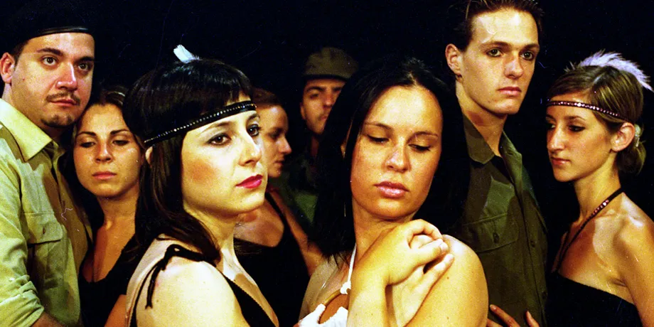 Accademia Internazionale di Teatro Roma - Voci di guerra / Disincantando / Nel solito tram tram … - Anno Accademico 2001/2002 - foto 1
