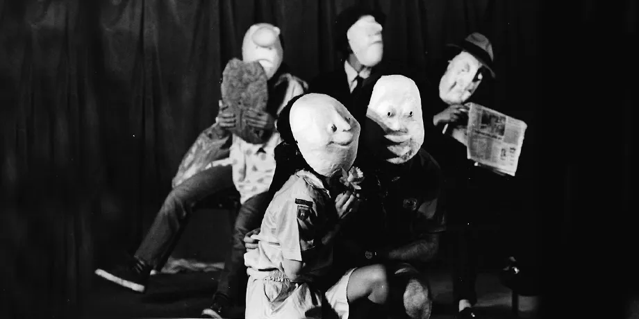 Accademia Internazionale di Teatro Roma - Fotoromanzo / La Ballata del Grande Macabro / Capuccetto rosso sangue … - Anno Accademico 1987/1988 - foto 3